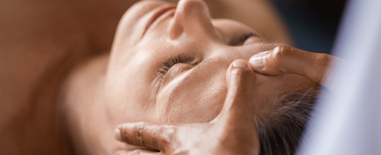 Soin Coup d’Éclat – Illuminez Votre Teint, Ravivez Votre Peau